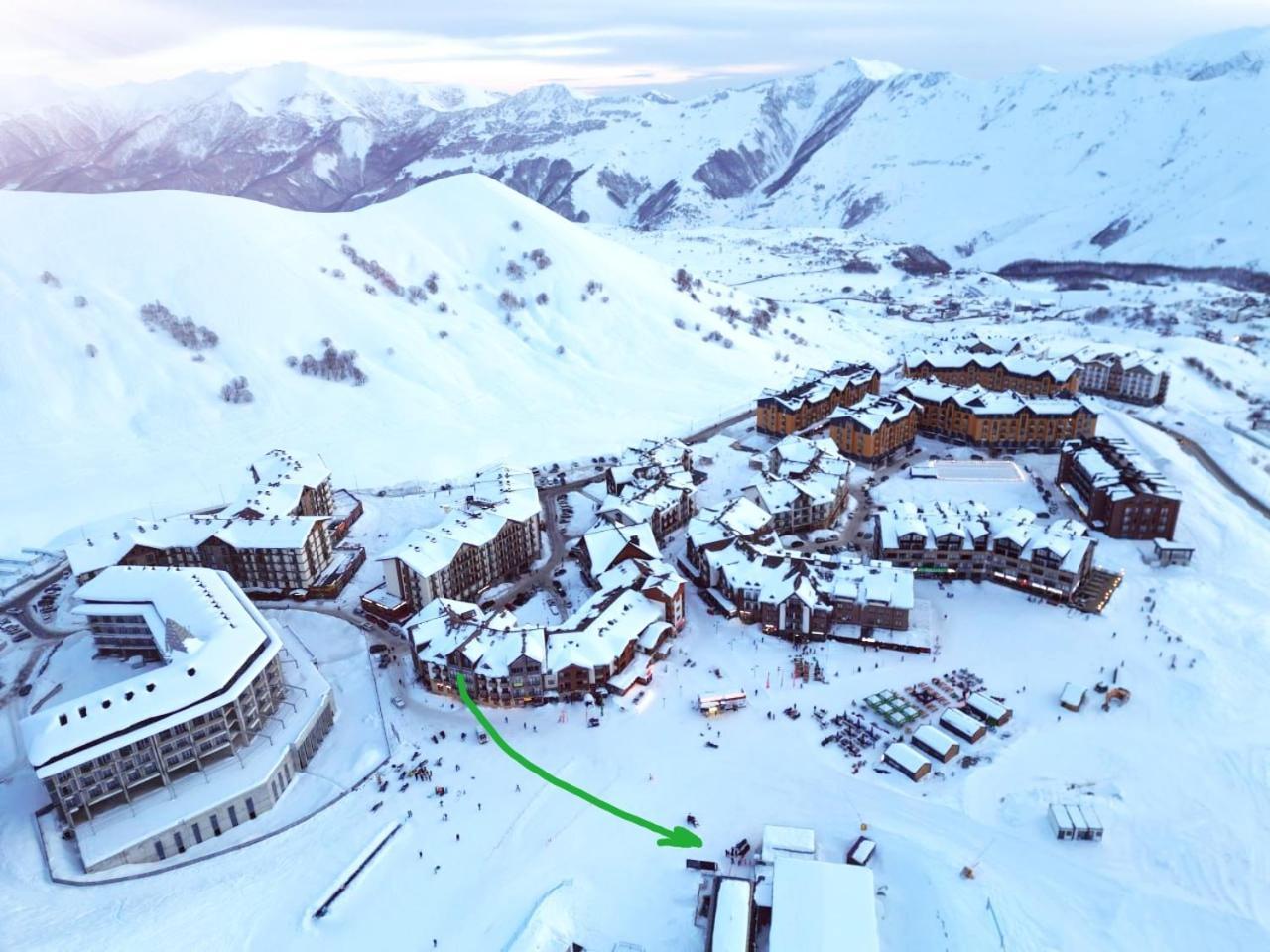 New Gudauri Apartment Near The Ski Lift Exterior photo